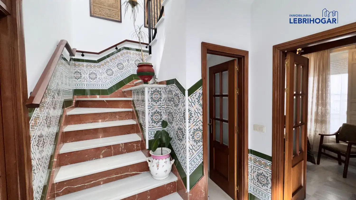 Casa o chalet en venta en Lebrija con Calefacción, Trastero y Balcón