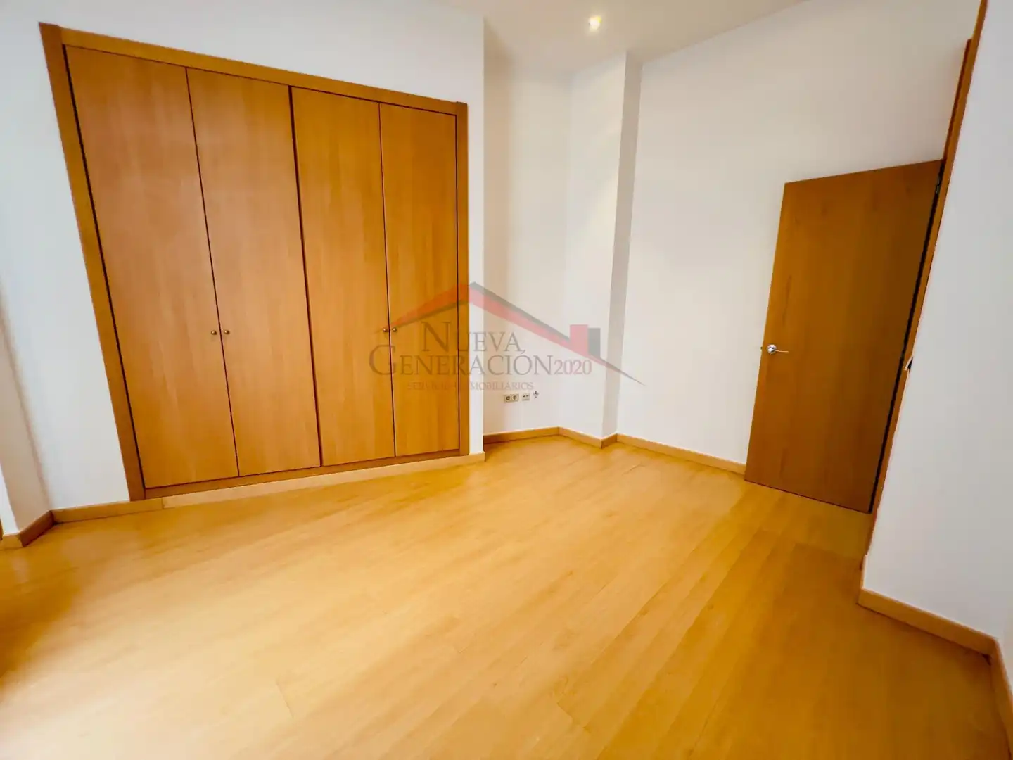 Bedroom of Flat for sale in  Sevilla Capital  with Air Conditioner and Balcony