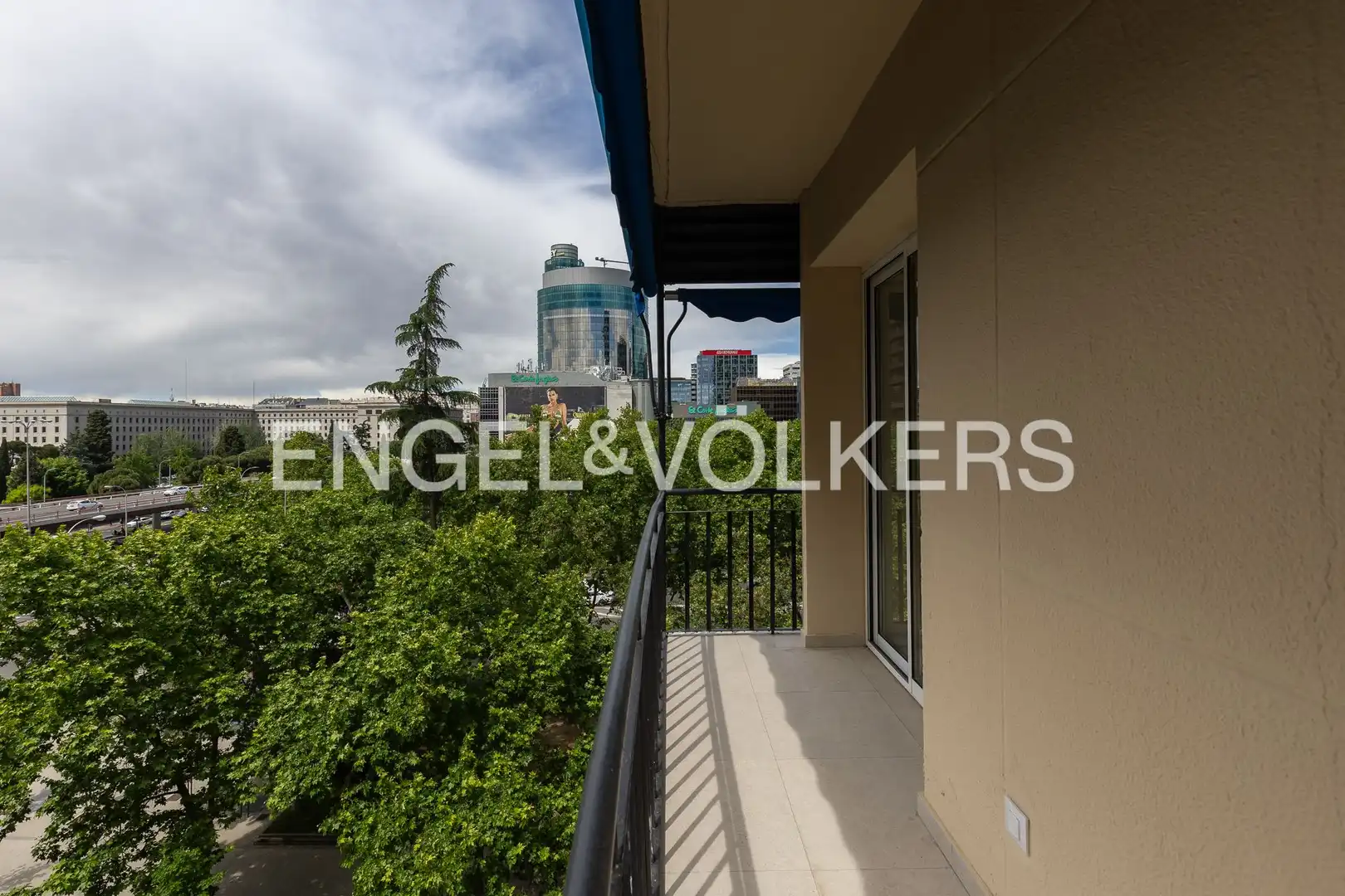 Balcony of Flat for rent in Madrid  with Air Conditioner, Heating and Terrace