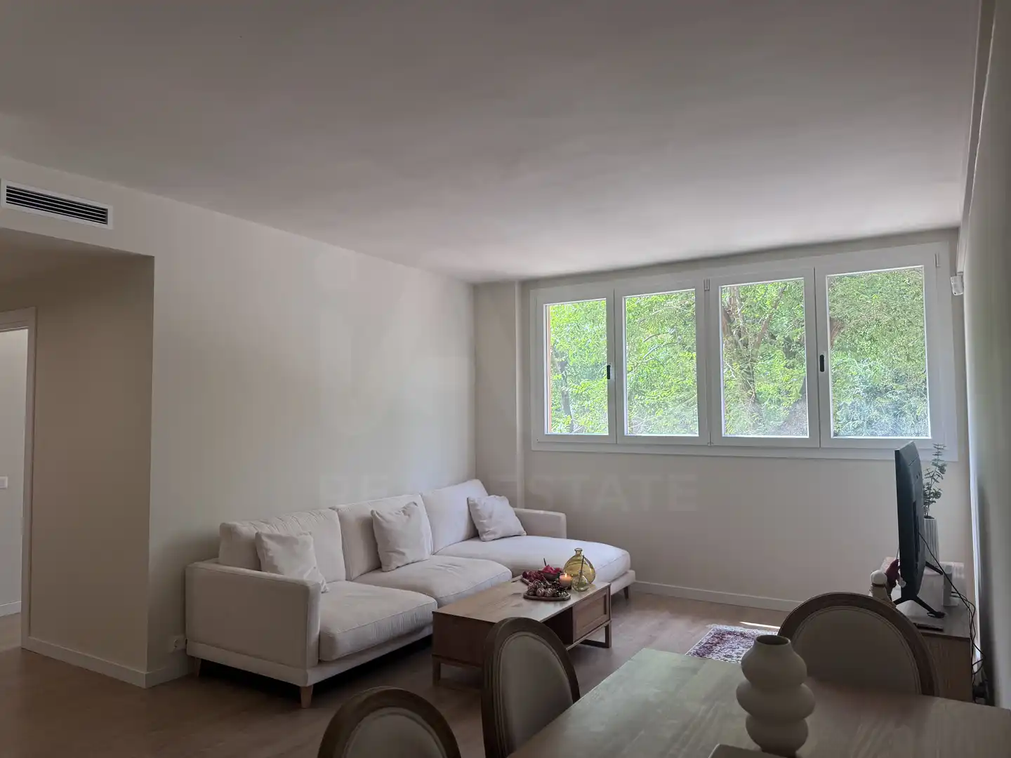 Living room of Flat for rent in Barcelona  with Air Conditioner and Heating