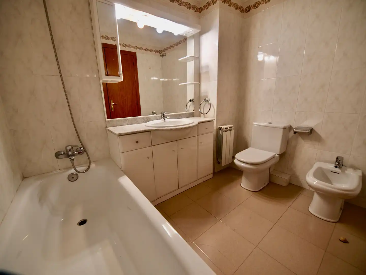 Baño de Piso de alquiler en Terrassa con Calefacción, Terraza y Horno