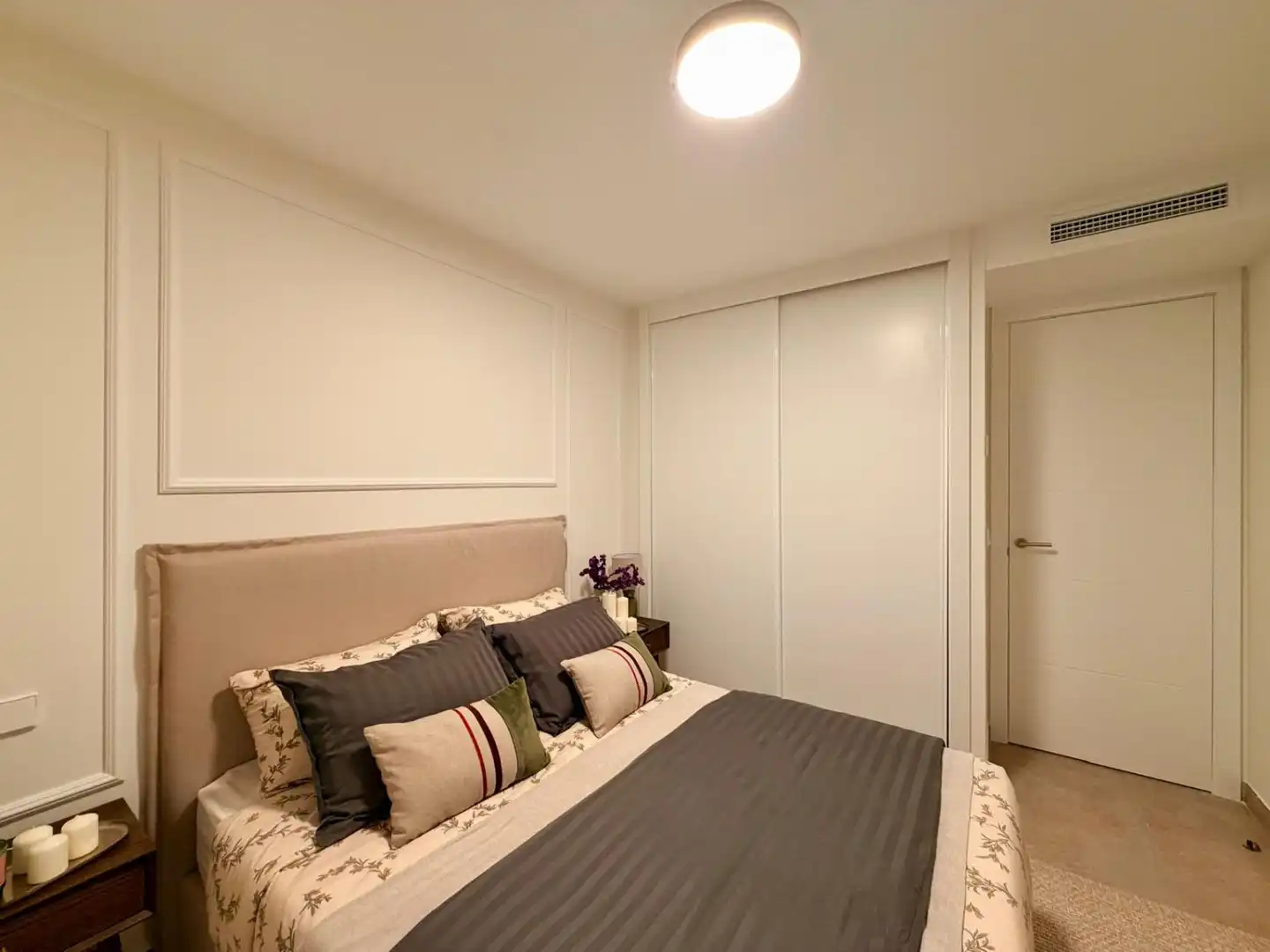 Bedroom of Flat for sale in Estepona  with Air Conditioner, Heating and Terrace