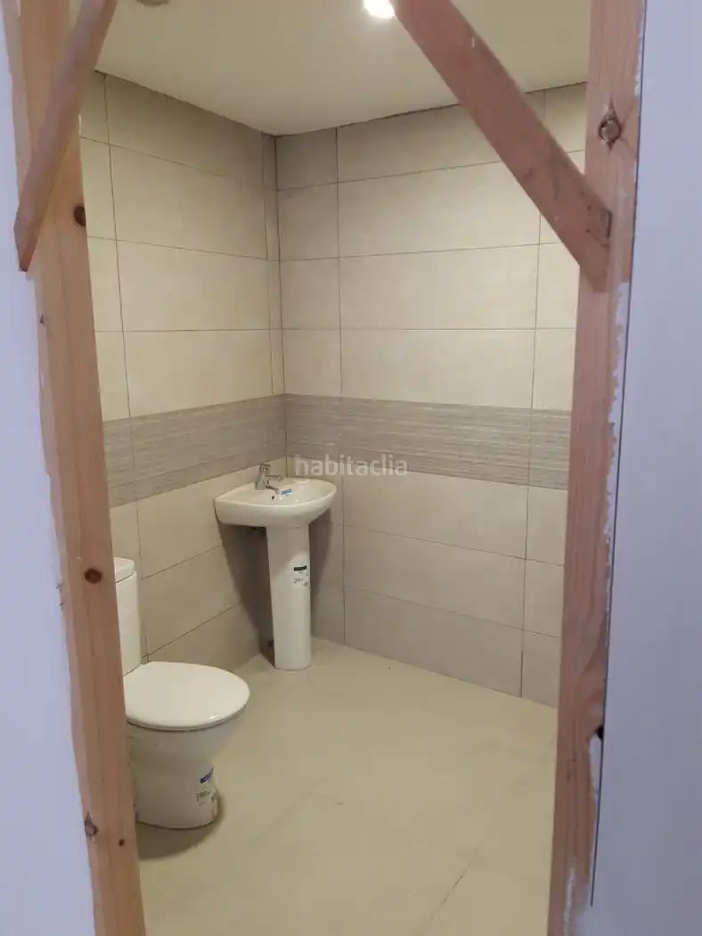 Business premises to rent in Carrer del Castell de la Trinitat 65, imagen 2