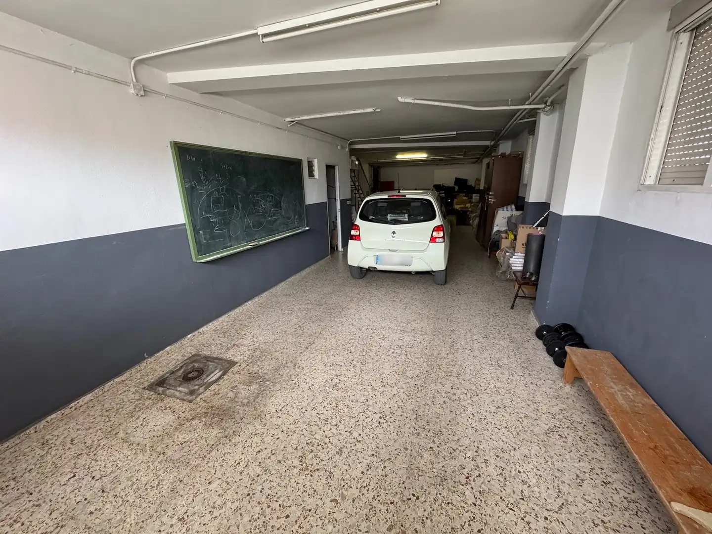 Aparcament de Casa adosada en venda en Villena amb Aire condicionat, Calefacció i Terrassa