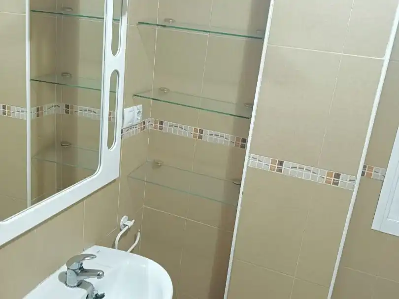 Bathroom of Flat for share in Almendralejo  with Air Conditioner and Furnished