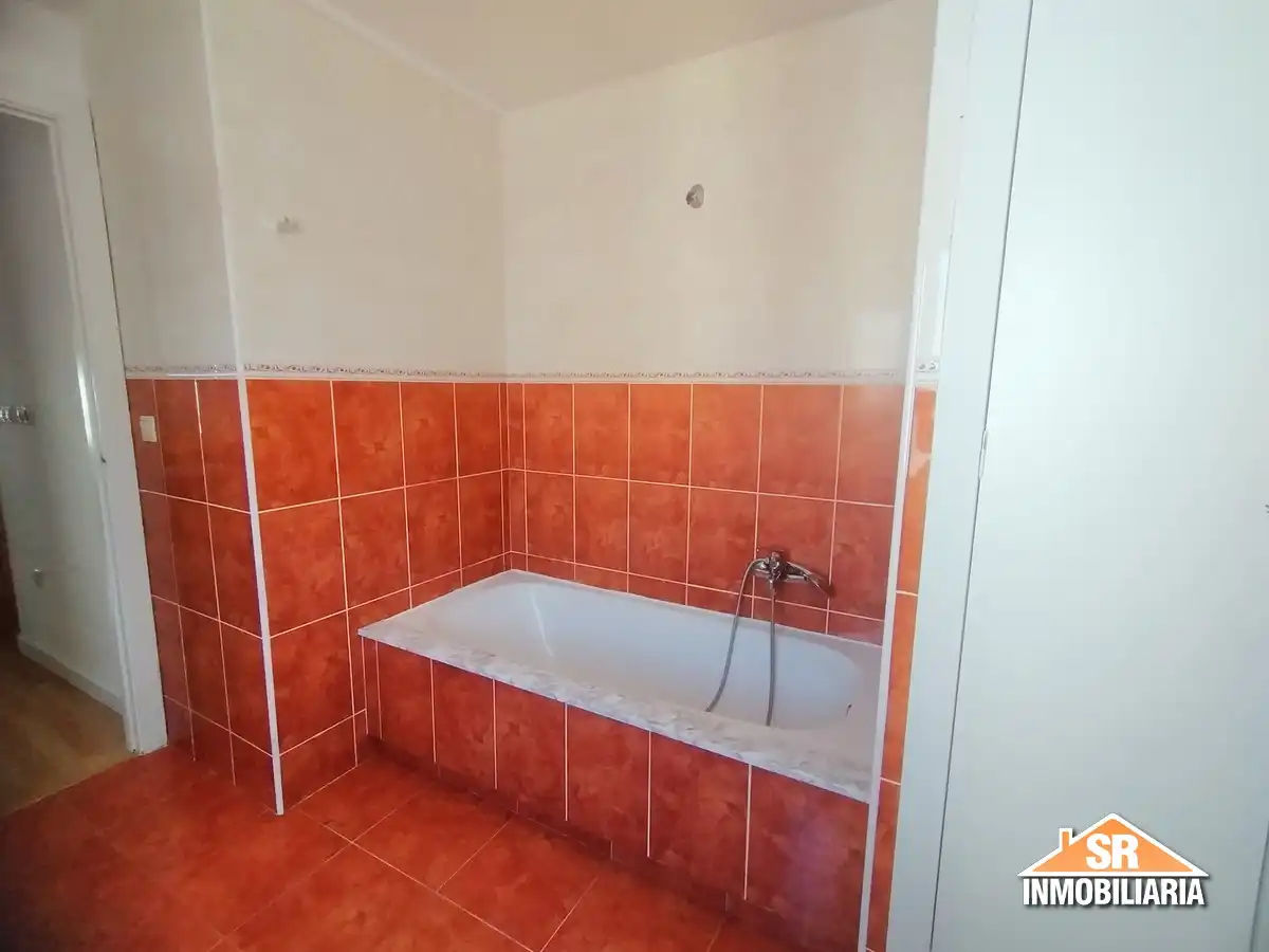 Bathroom of Flat for rent in A Coruña Capital   with Furnished, Oven and Washing machine