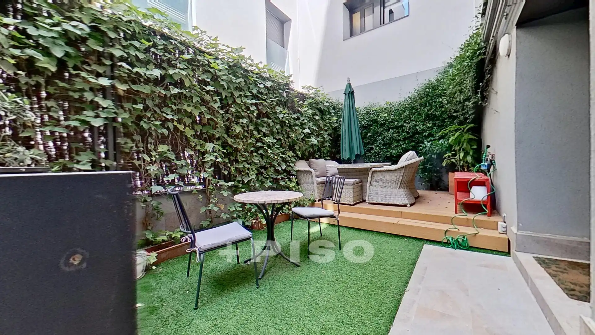 Terrassa de Pis en venda en Madrid amb Aire condicionat, Calefacció i Jardí privat