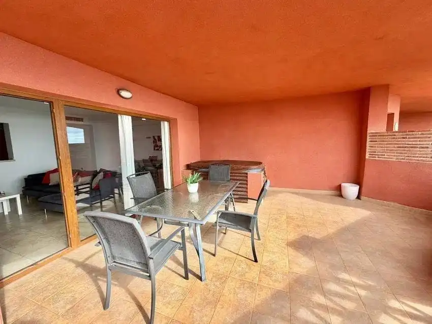 Terrasse von Maisonette zum Verkauf in Fuengirola mit Klimaanlage, Privatgarten und Terrasse