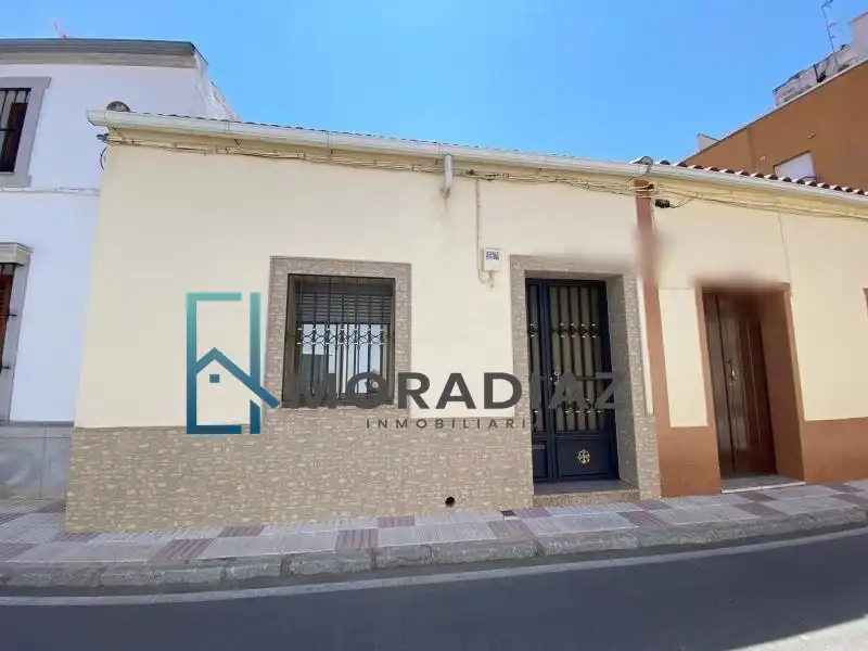 Vista exterior de Casa adosada en venda en Don Benito amb Aire condicionat, Calefacció i Terrassa