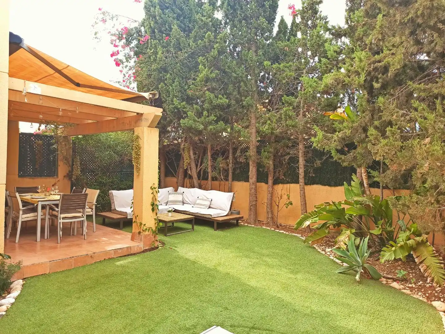 Terrasse von Einfamilien-Reihenhaus zum Verkauf in Vícar mit Klimaanlage und Terrasse
