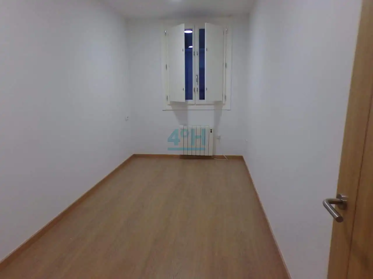 Bedroom of Apartments for rent in Ourense Capital   with Heating and Parquet flooring