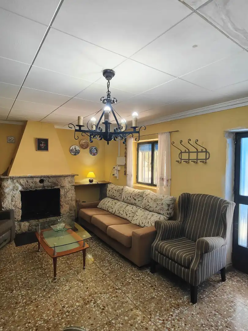 Sala d'estar de Casa o xalet en venda en Yecla amb Jardí privat, Terrassa i Piscina