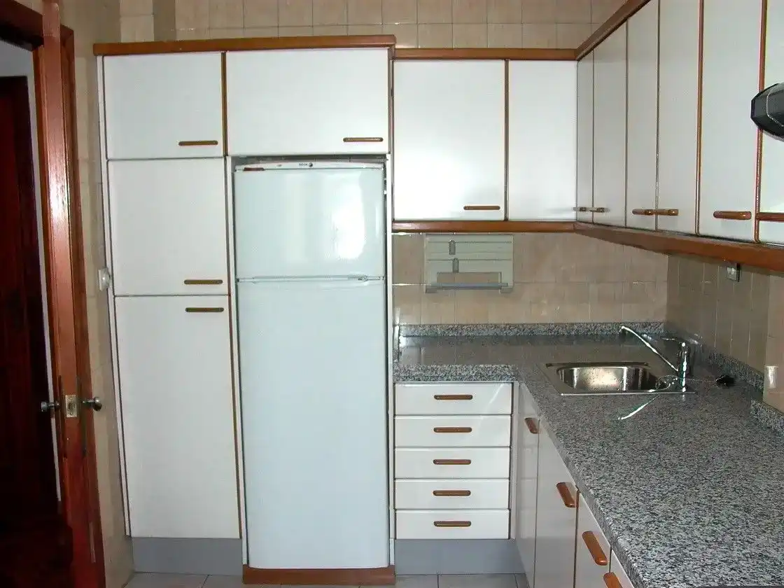 Cocina de Piso en venta en Oviedo  con Jardín privado, Parquet y Trastero