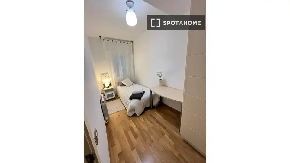 Room in El Guinardó