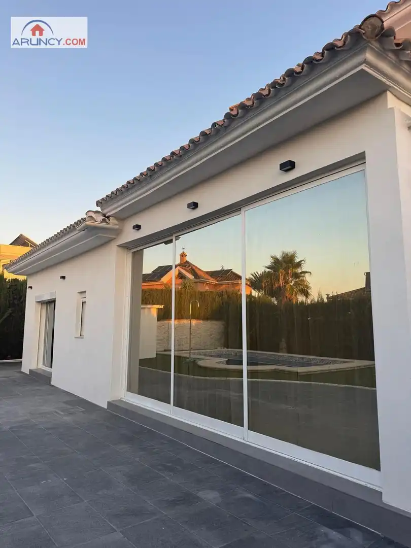 Exterior view of Houses for rent in Montequinto  with Air Conditioner, Parquet flooring and Terrace