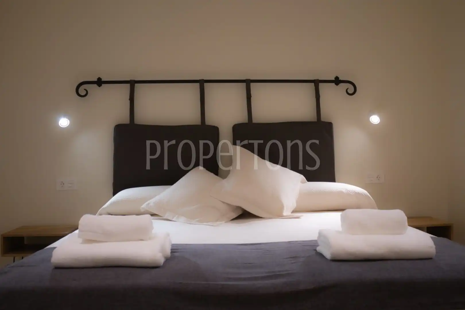 Bedroom of Flat for rent in Bilbao   with Furnished and Balcony