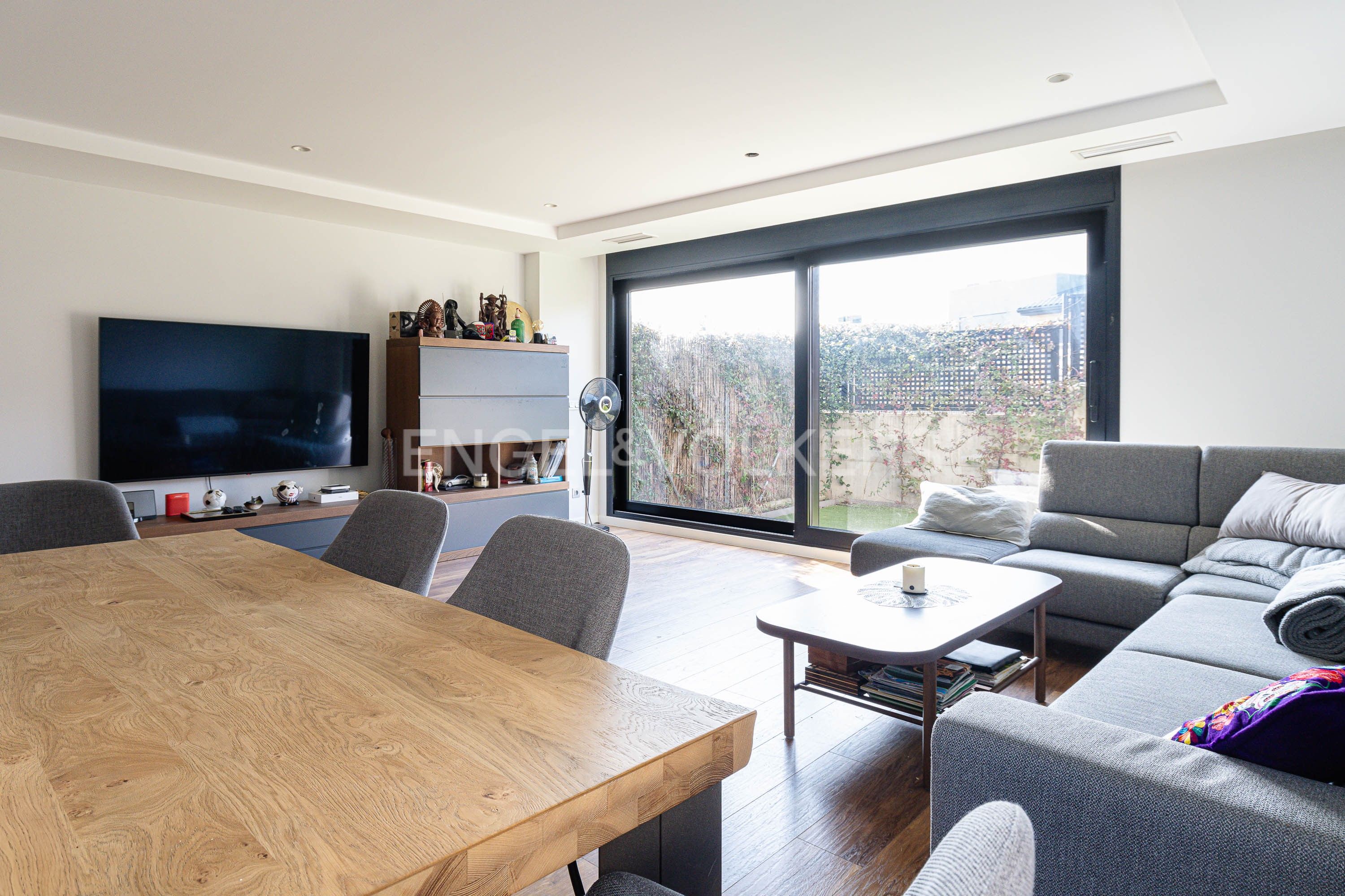Living room of Single-family semi-detached for sale in Boadilla del Monte  with Air Conditioner, Heating and Private garden