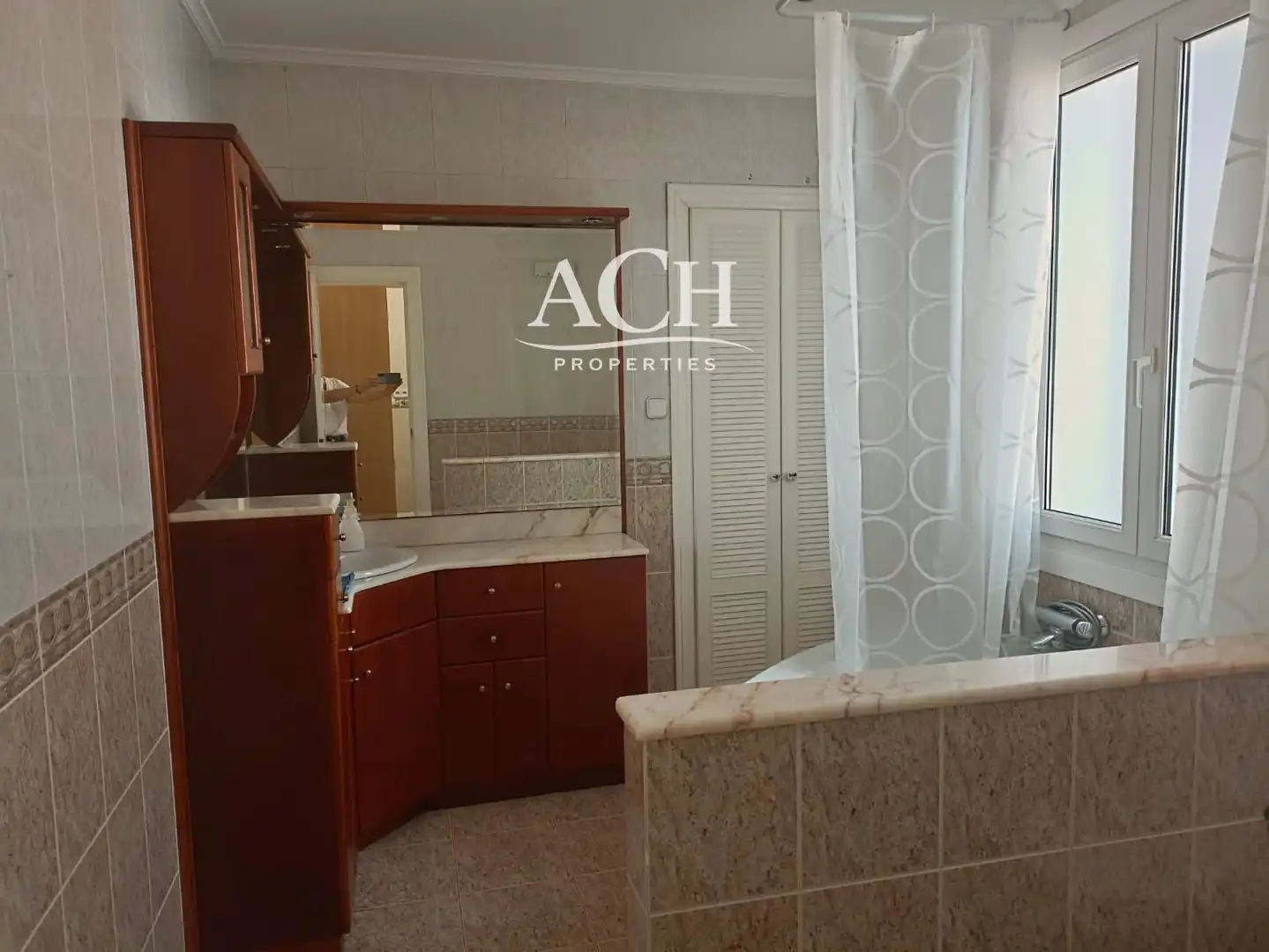 Baño de Piso de alquiler en Bilbao  con Calefacción, Horno y Lavadora