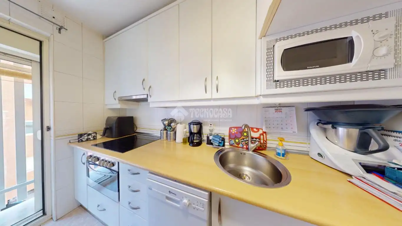 Küche von Wohnung zum Verkauf in Azuqueca de Henares mit Klimaanlage und Heizung