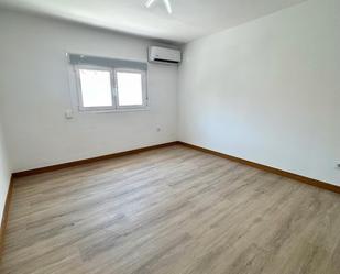 Bedroom of Flat for sale in Parla  with Air Conditioner