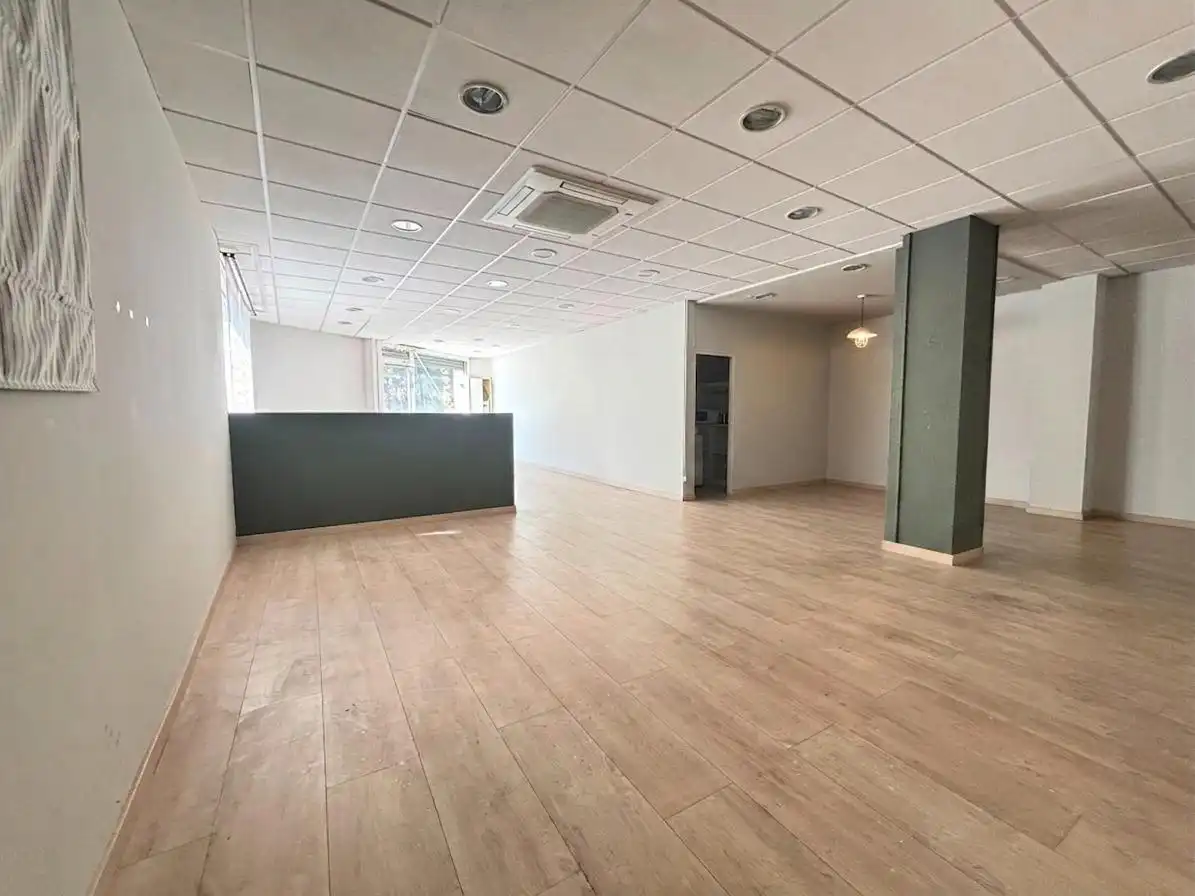 Local de alquiler en L'Hospitalet de Llobregat con Aire acondicionado