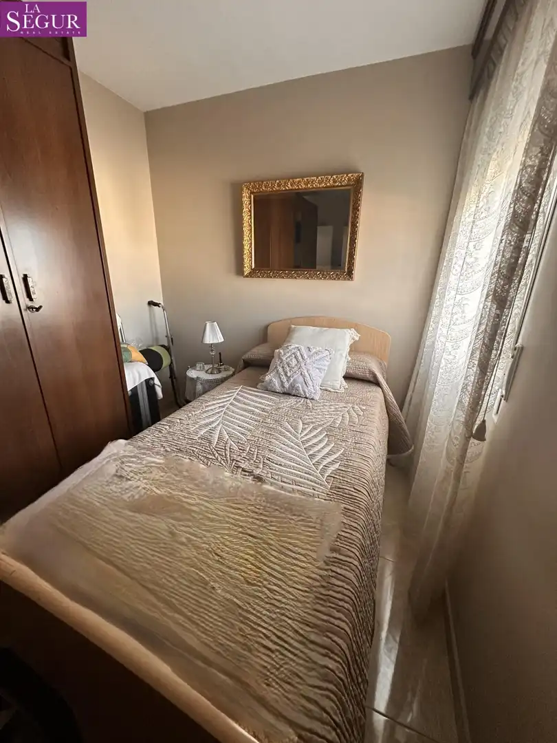 Habitación de Piso en venta en Cádiz con Calefacción