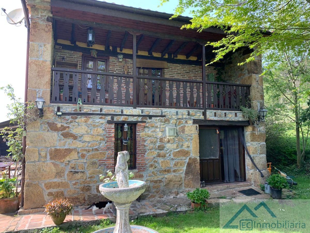 Jardí de Casa o xalet en venda en Entrambasaguas amb Calefacció, Traster i Balcó