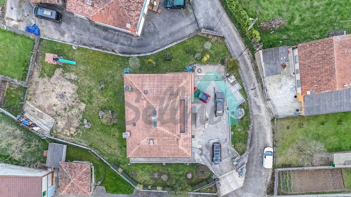 Houses for sale in Camíno De Castañéu, Viella - Granda - Meres