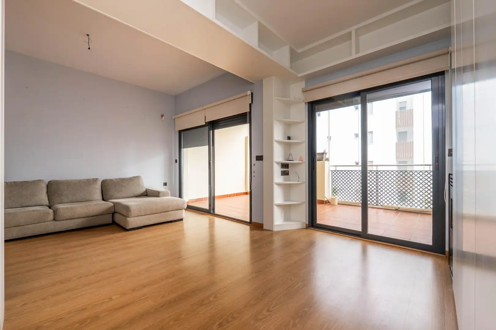 Sala de estar de Piso en venta en Motril con Terraza y Piscina comunitaria