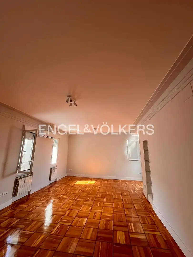 Living room of Flat for rent in Madrid  with Air Conditioner and Heating