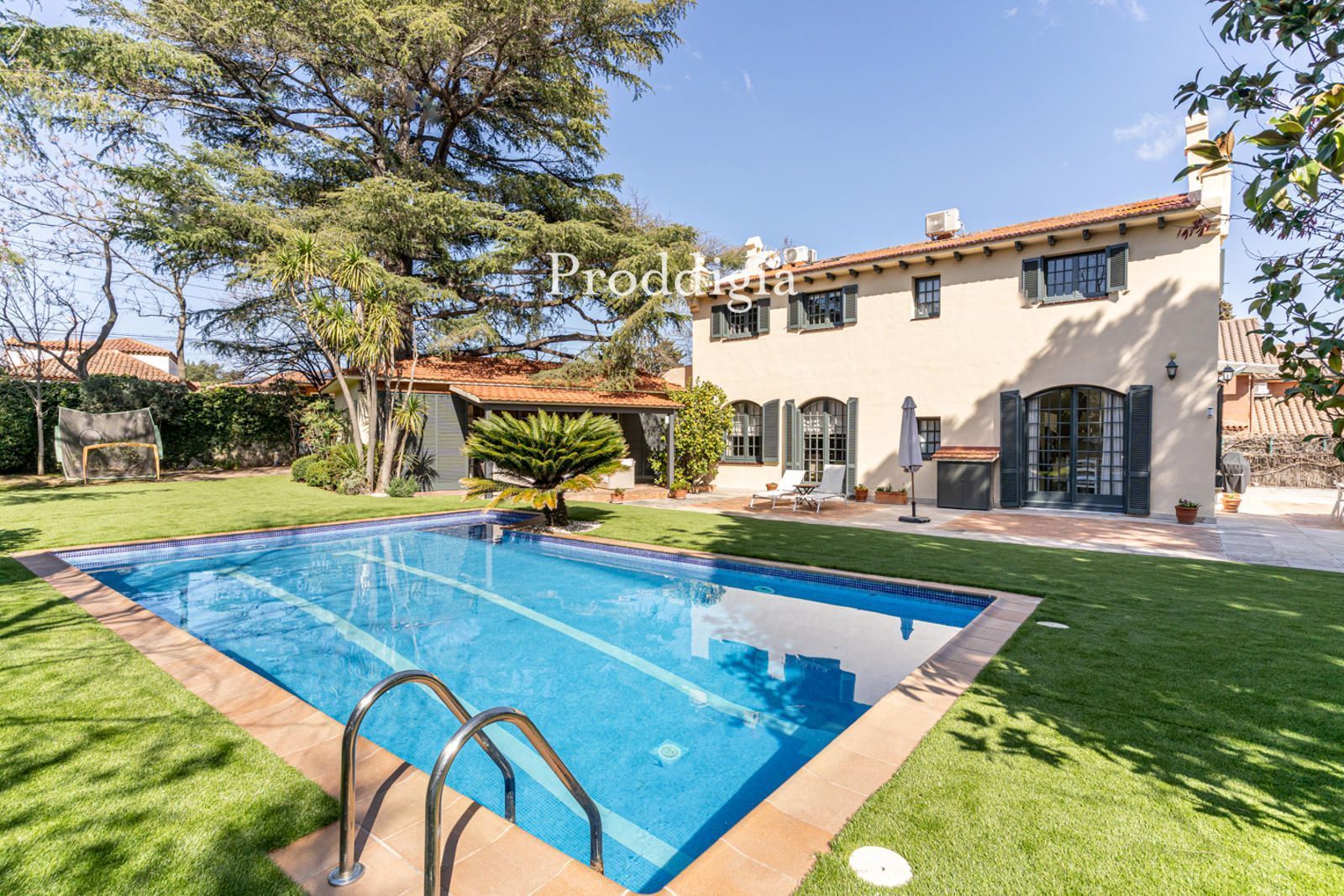 Garden of House or chalet for sale in Sant Cugat del Vallès  with Air Conditioner, Heating and Storage room