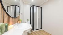 Bathroom of Flat for sale in Elche / Elx  with Balcony