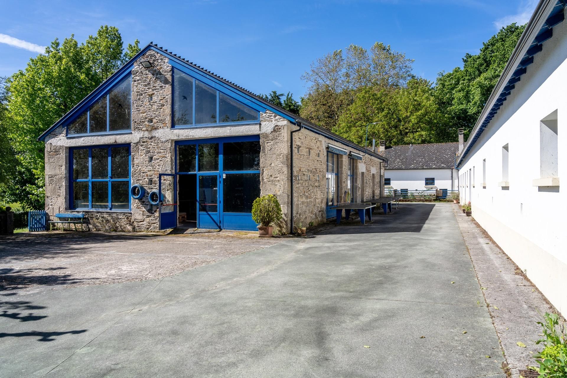 Vista exterior de Edifici en venda en Sarria