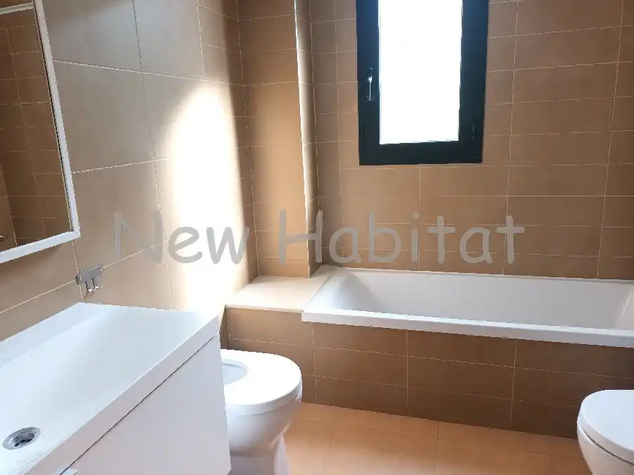 Baño de Casa adosada en venta en Castellón de la Plana / Castelló de la Plana con Aire acondicionado, Jardín privado y Terraza