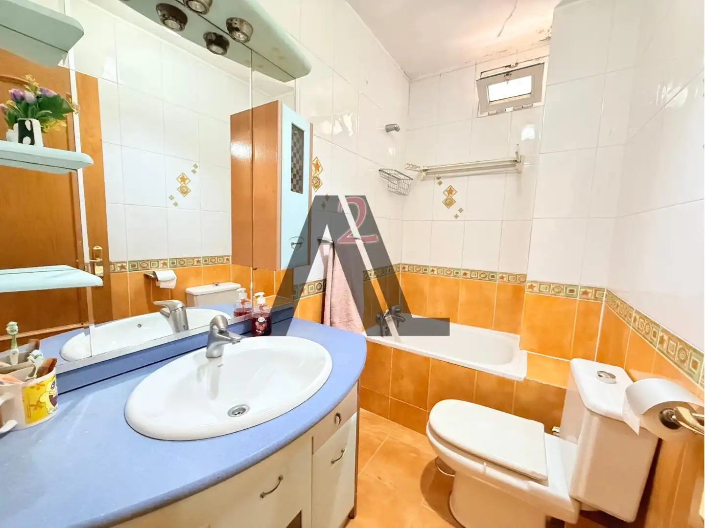 Bathroom of Flat for sale in Madrid  with Air Conditioner and Balcony