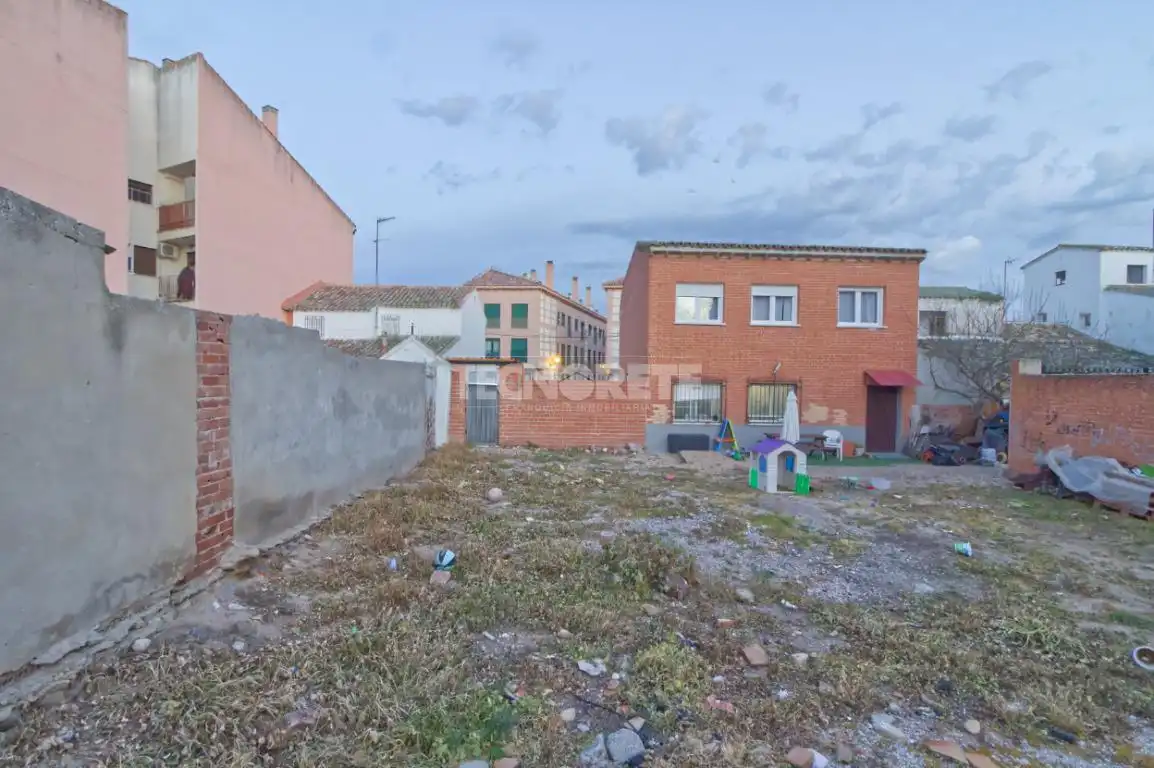 Terreny residencial en venda a Azucaica