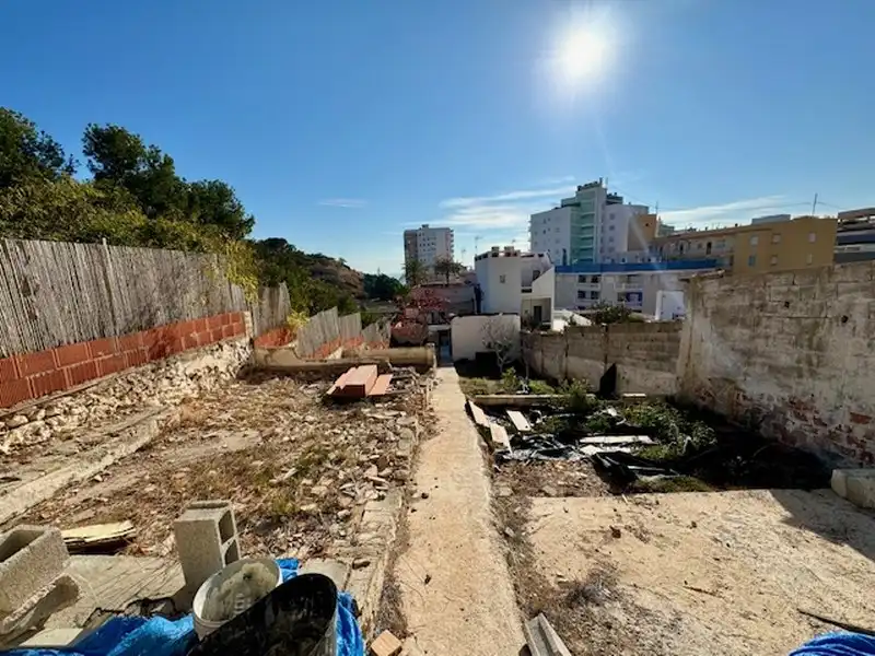 Erdgeschoss zum Verkauf in Cullera mit Klimaanlage, Heizung und Privatgarten