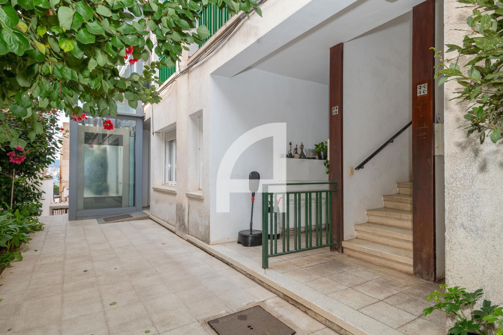 Vista exterior de Pis en venda en Palamós amb Calefacció i Terrassa