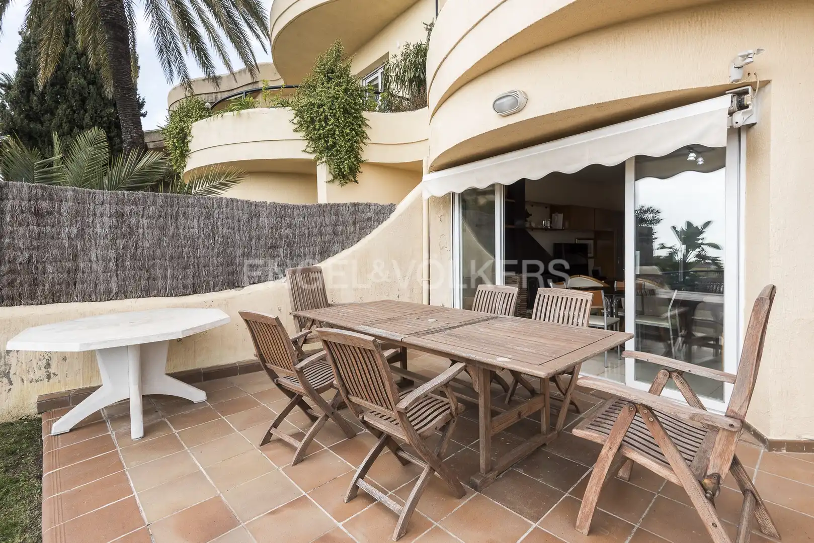 Terrassa de Casa adosada en venda en Sitges amb Aire condicionat, Calefacció i Jardí privat