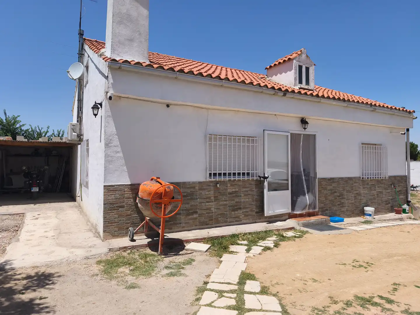 Vista exterior de Casa o chalet en venta en Ugena con Aire acondicionado, Calefacción y Jardín privado