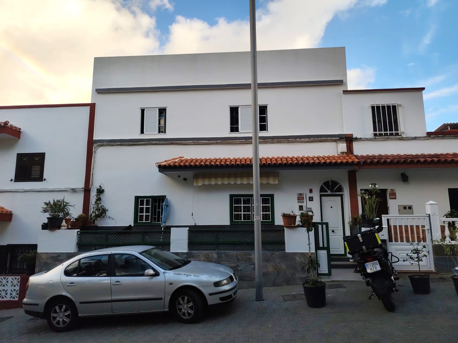 Exterior view of Single-family semi-detached for sale in  Santa Cruz de Tenerife Capital  with Private garden, Terrace and Furnished