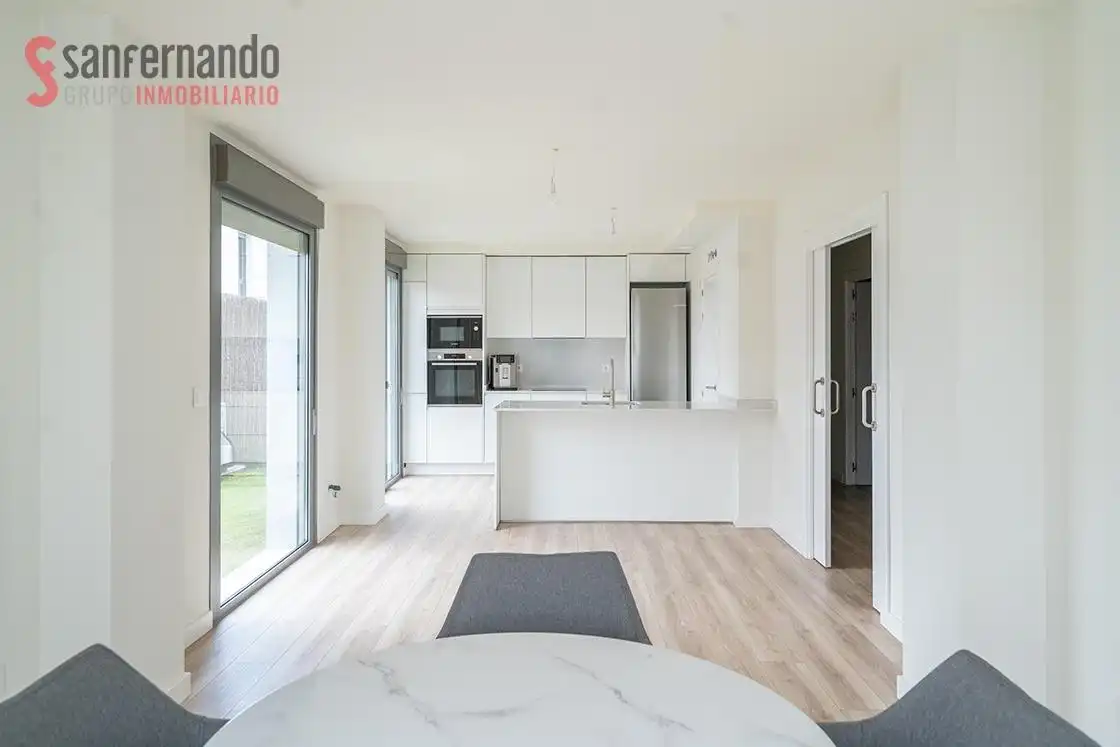 Cocina de Casa adosada en venta en Santa Cruz de Bezana con Calefacción, Jardín privado y Terraza