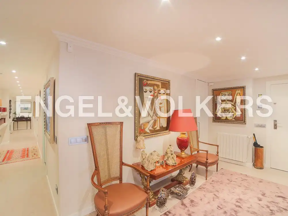 Flat for sale in Valencia  with Air Conditioner, Heating and Terrace