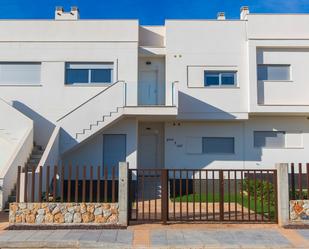 Vista exterior de Àtic en venda en Orihuela amb Aire condicionat, Terrassa i Piscina