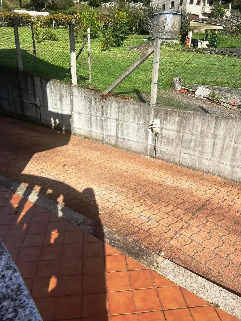 Vista exterior de Casa o xalet de lloguer en Cangas  amb Calefacció, Jardí privat i Terrassa