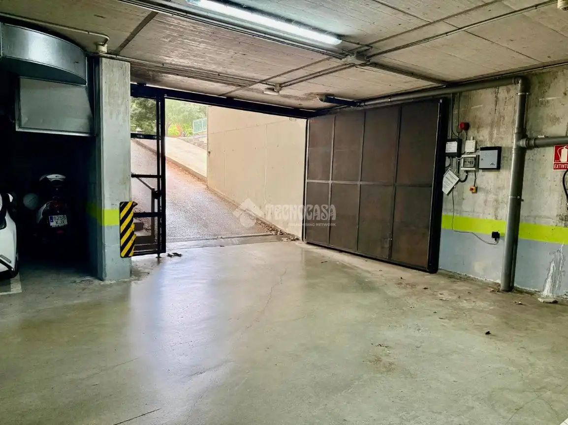 Aparcament de Garatge en venda en L'Hospitalet de Llobregat