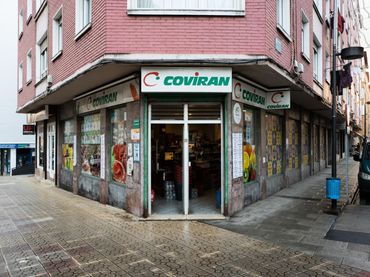 Local comercial en alquiler en Avenida Bilbao 56