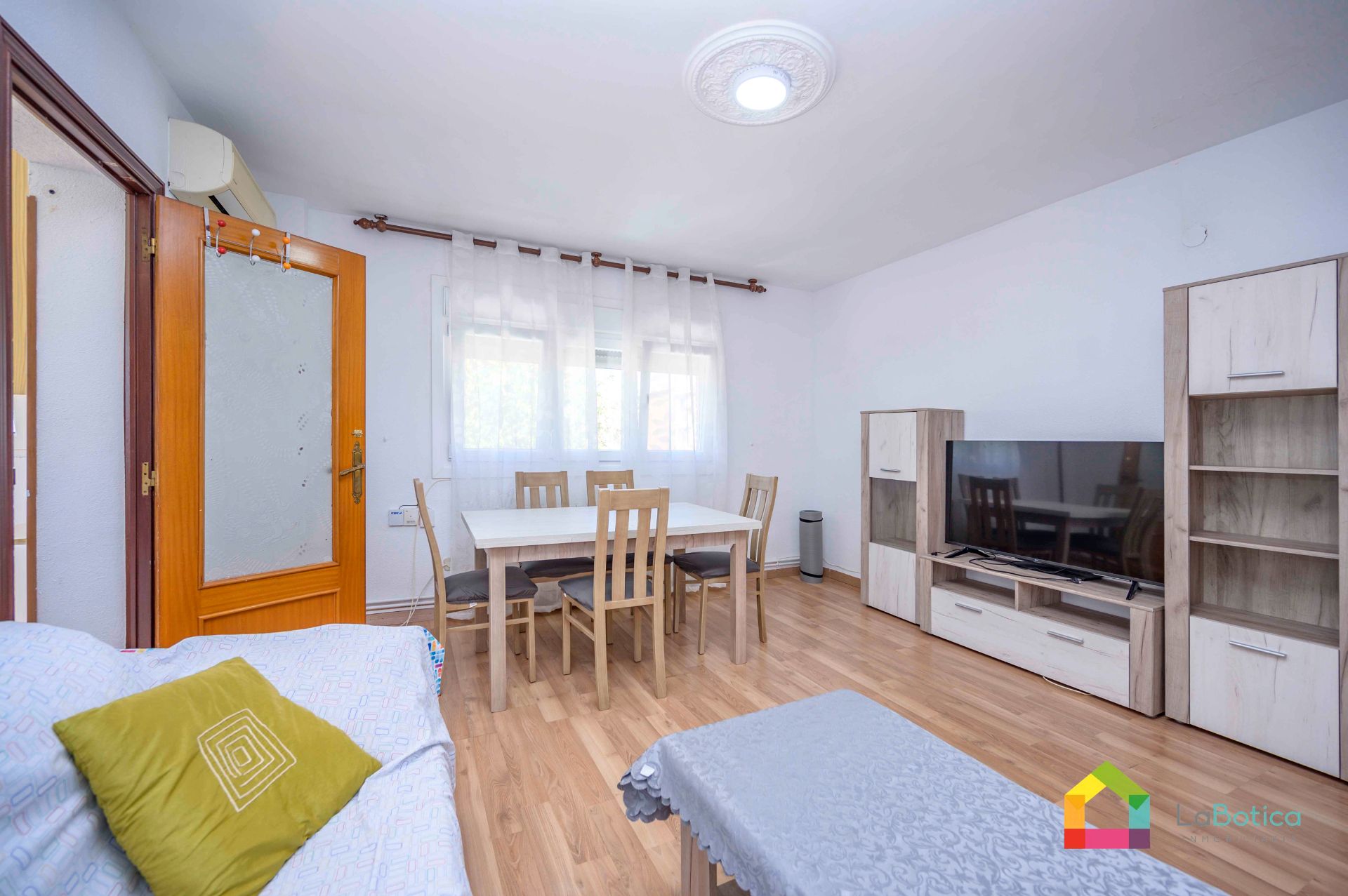 Sala d'estar de Pis en venda en  Toledo Capital amb Aire condicionat, Calefacció i Terrassa