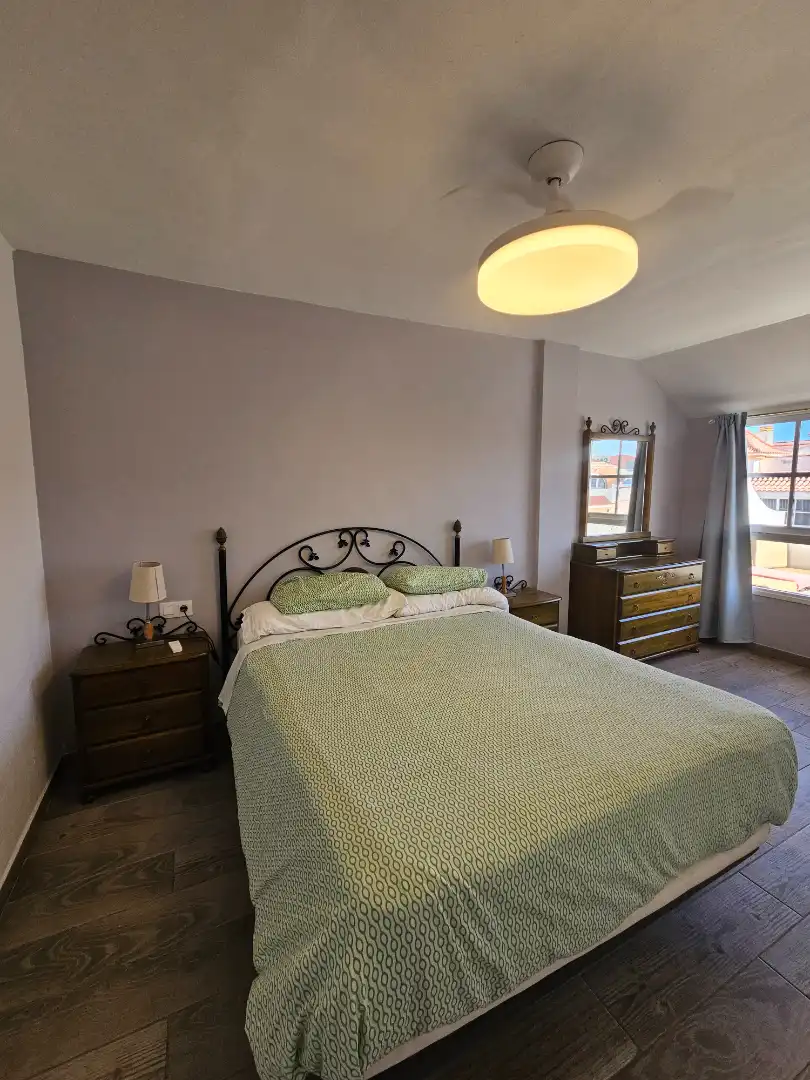Dormitori de Apartament de lloguer en Antigua amb Moblat, Balcó i Piscina comunitària