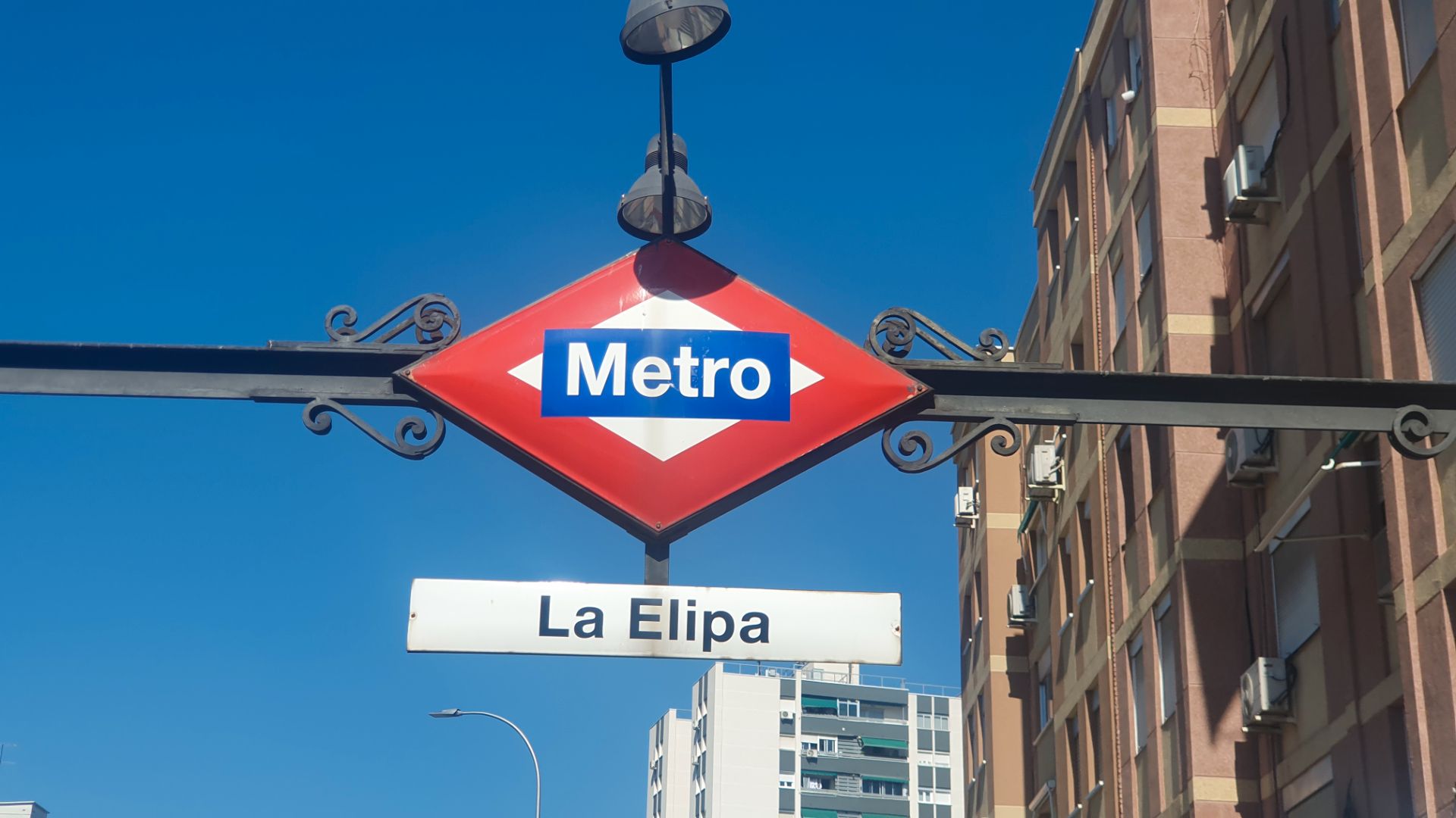 Exterior view of Flat for sale in  Madrid Capital  with Heating and Furnished